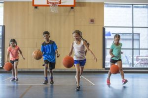 kids using their vision for basketball